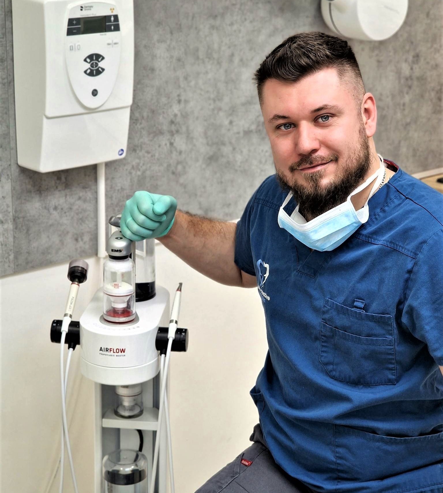 Bc. Erik Vencel - dentálny hygienik   
 Košice